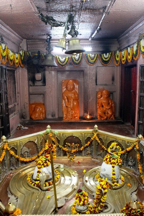 A l'intérieur du temple