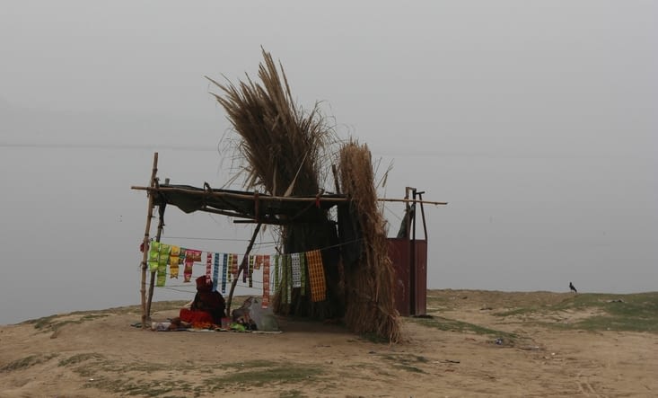 Une petite boutique sur les bords du Gange
