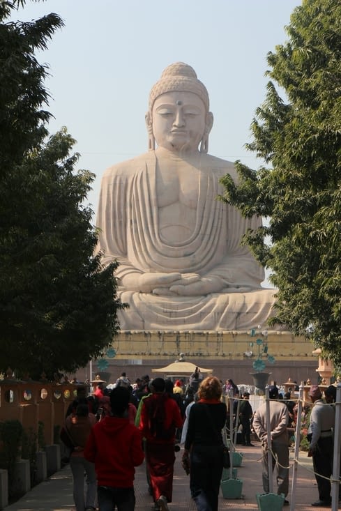la grande statue de Bouddha