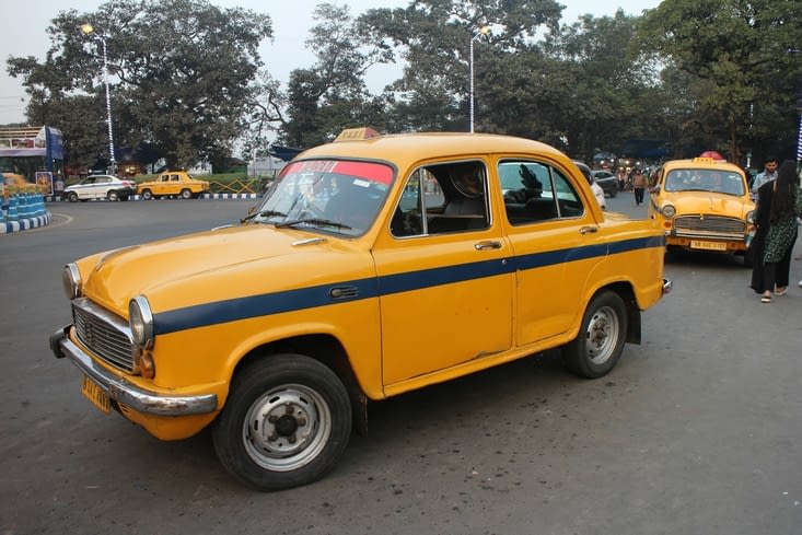 et voici les magnifiques taxis jaunes de Calcutta
