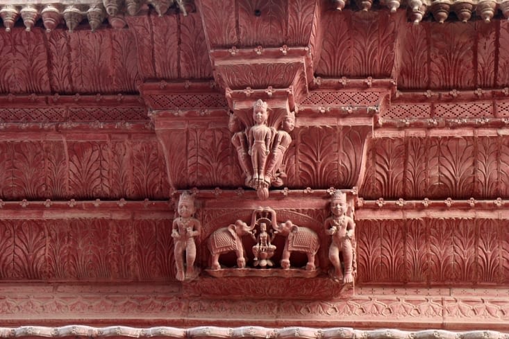 un détail de sculpture d'un haveli
