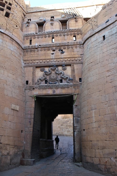 un des portes monumentales de la forteresse