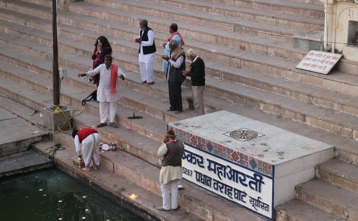 une puja à Pushkar