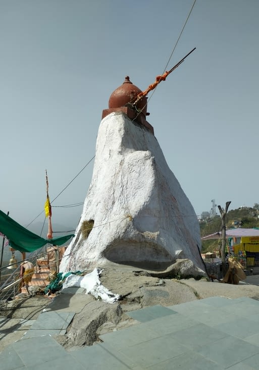 Au sommet du Guru Shikhar