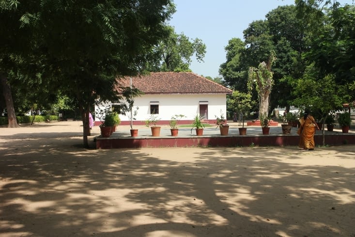une des petites maisons  où les pélerins peuvent séjourner