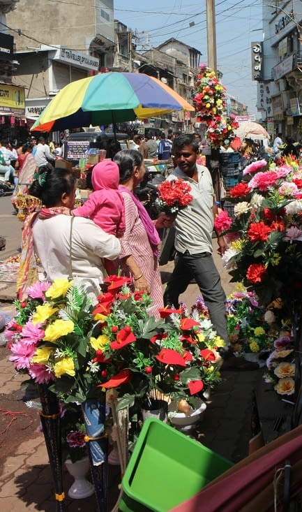 le vendeur de fleurs artificielles