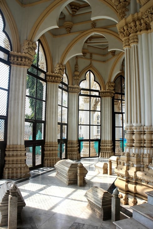 A l'intérieur du mausolée