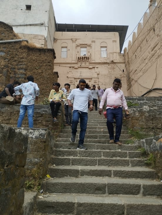 J'arrive enfin près des temples