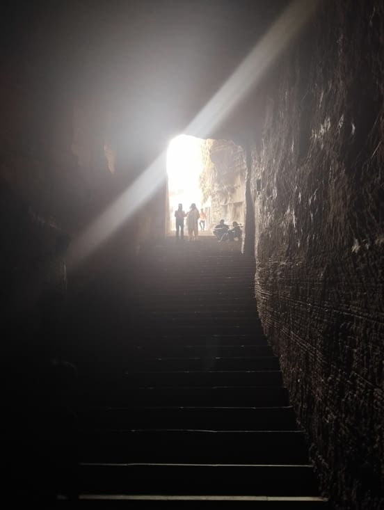 La descente dans l'obscurité