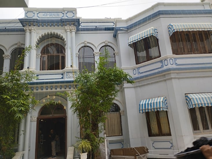 L'ancien bâtiment de l'hôtel Aram