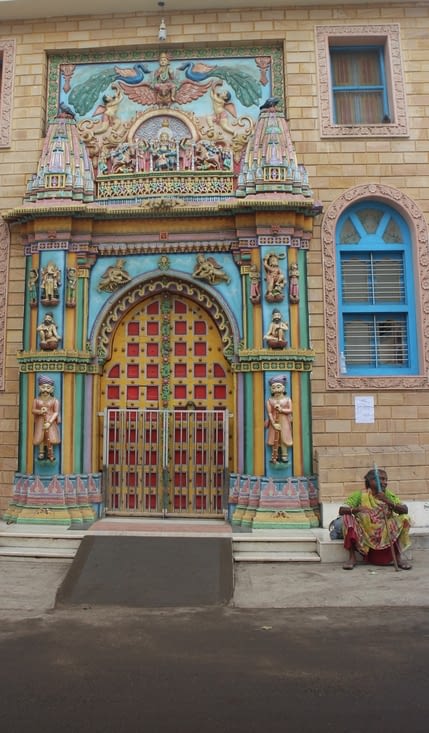L'entrée d'un temple, malheureusement fermé