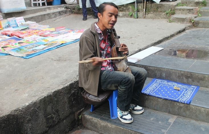 un musicien de rue