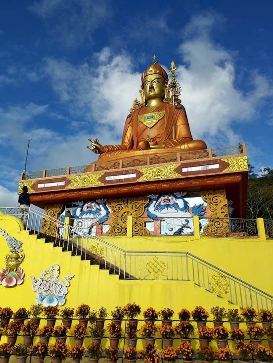 La statue géante de Padma Sambhava