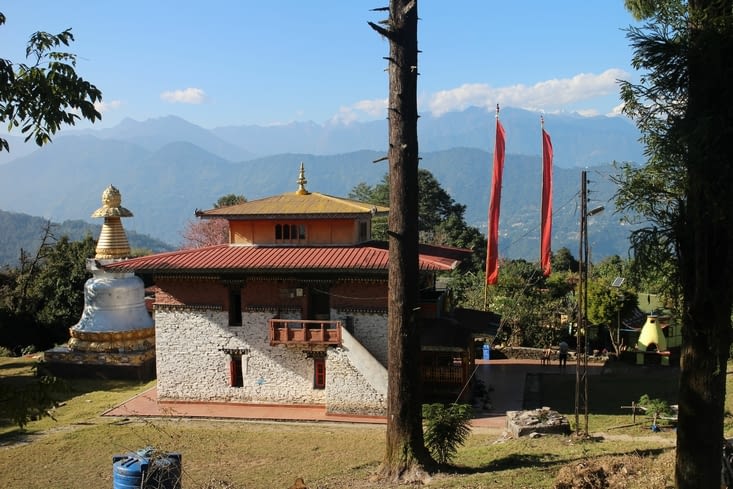 Petit monastère près de Richenpong
