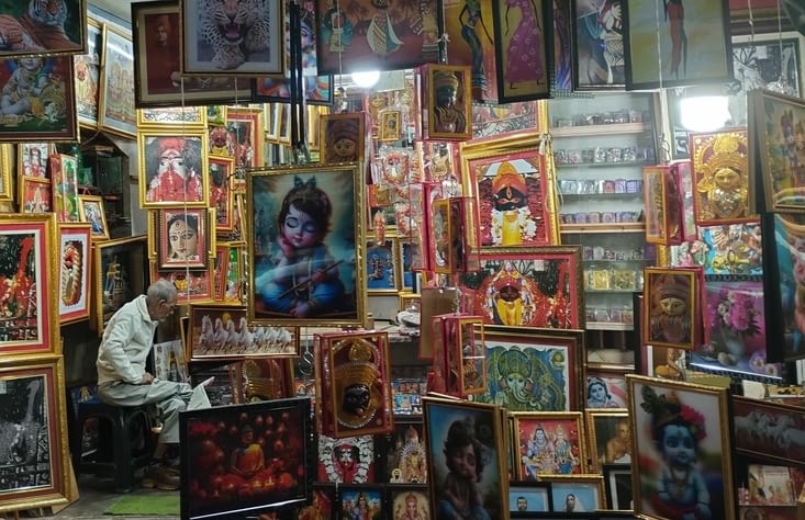 A l'extérieur du temple