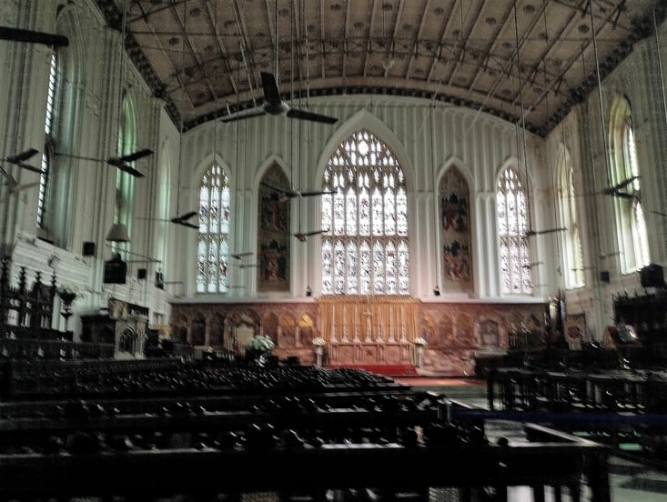 Photo prise en douce à l'intérieur de la cathédrale Saint Paul,