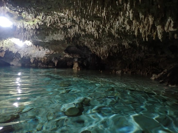 dernier cenote et ses stalactites