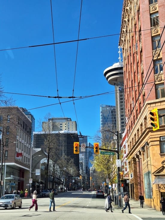 Un retour à Vancouver sous un ciel bleu aujourd'hui