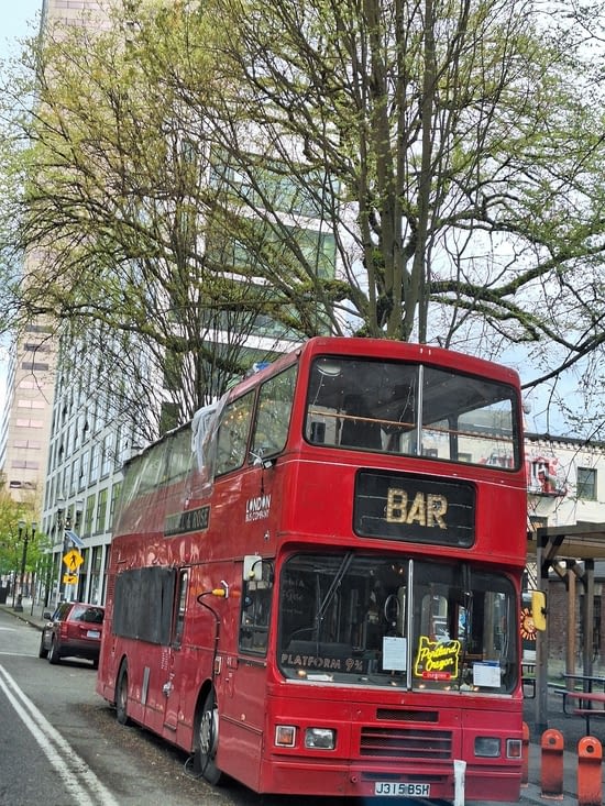 Le bar ou le bus ?