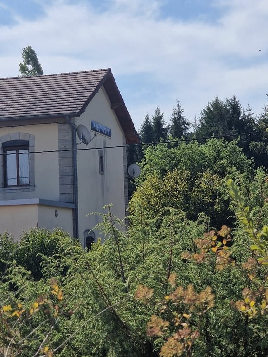 Départ de l'ancienne gare de Publy