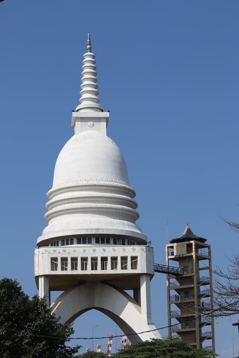 Une pagode en lévitation