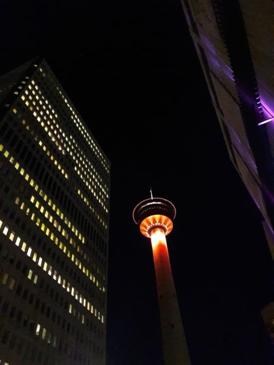 Calgary by night !