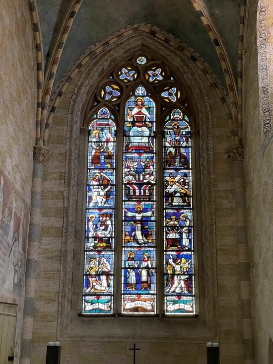 Le vitrail du chœur
