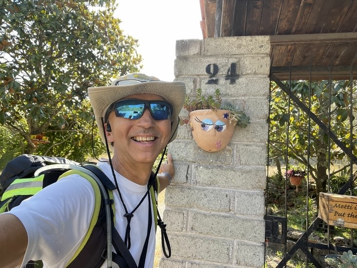 Ce pot de fleurs me regarde de travers !