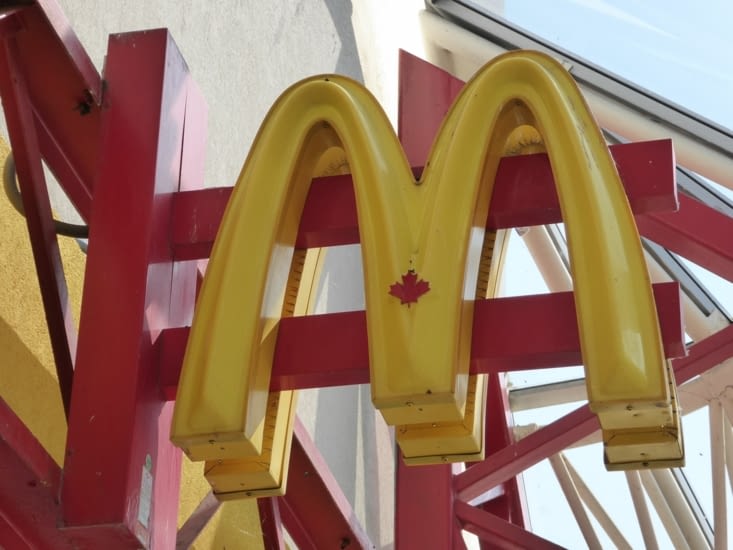Même le McDo à sa propre feuille d'érable !