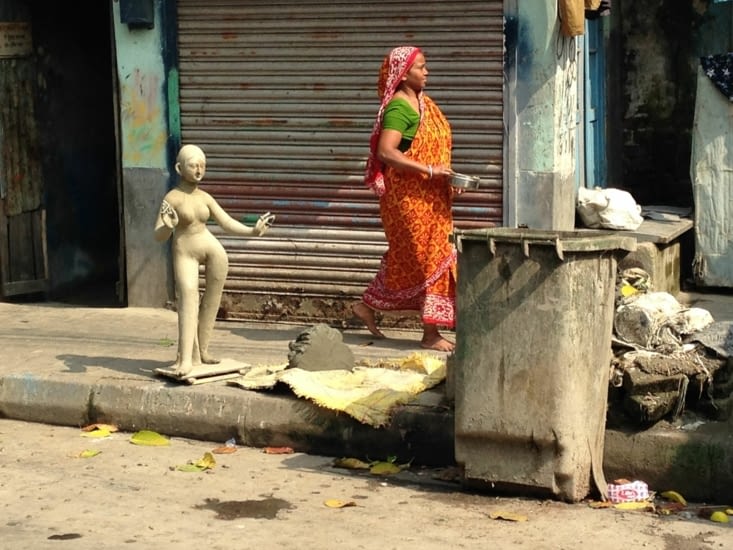 Sculpture de rue près du temple de Khalighat