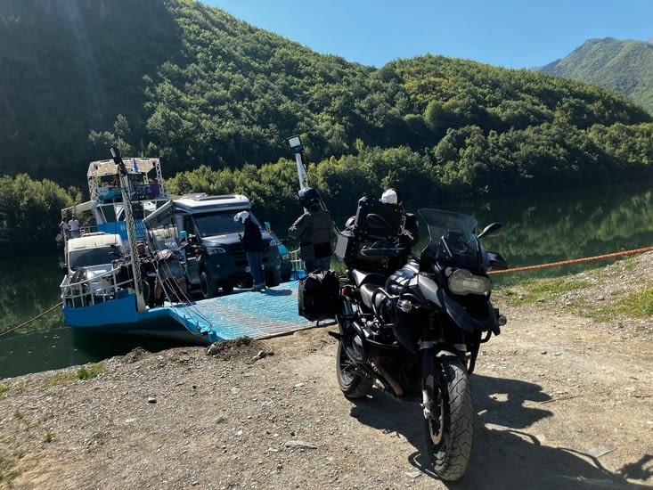 Le ferry, au départ