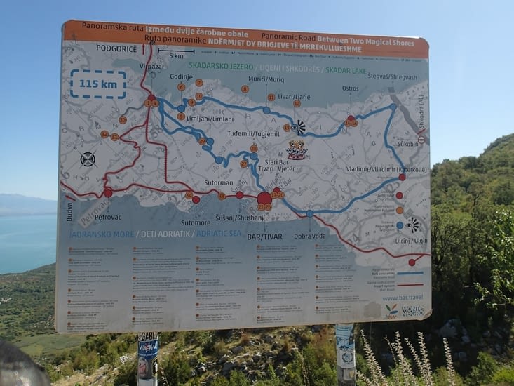 Arrivé au sommet, carte des routes panoramiques ( nous étions à Livari )