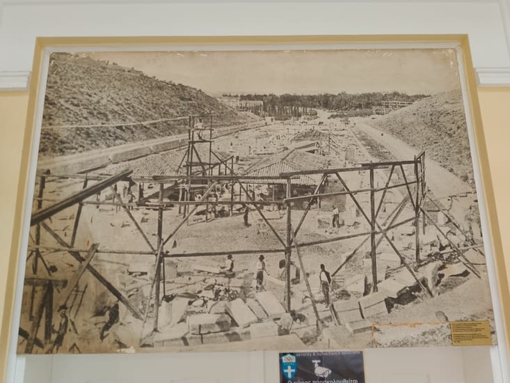 Le stade en construction début 1896
