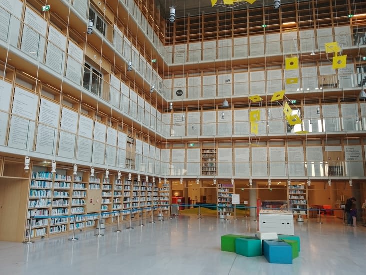 L intérieur de la bibliothèque
