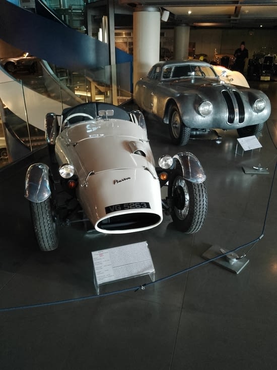 Une des voitures....