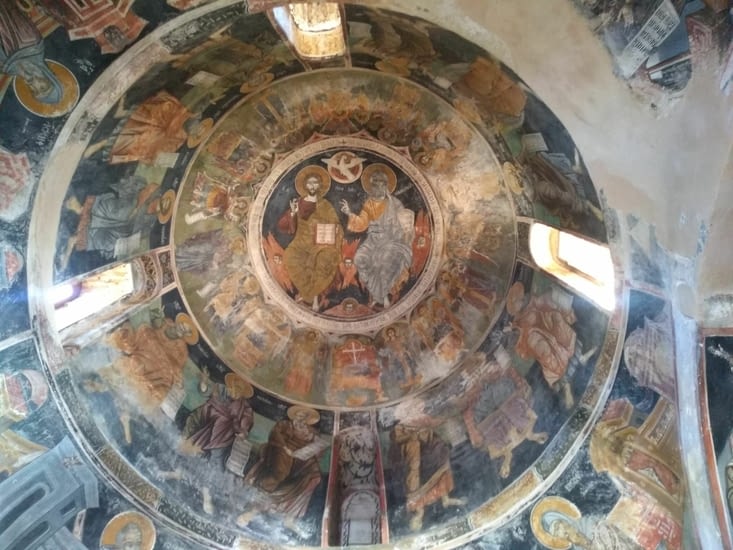 Les peintures dans la chapelle