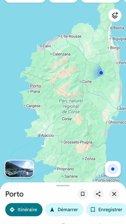 Point bleu notre gite, Porto est en rouge à gauche...
