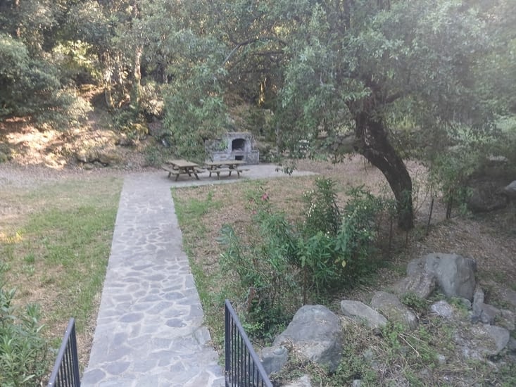 Petit aire de picnic à 2 pas de notre gite