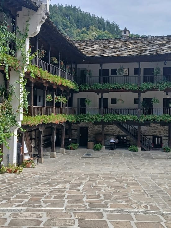 Les hebergements du monastere