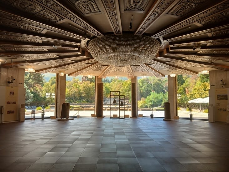 Autre salle, donnant sur le parc