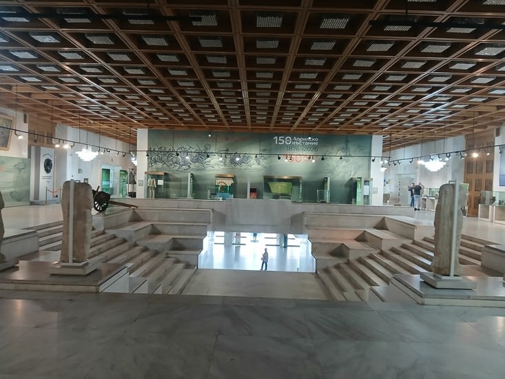 Grande salle du musée ( les 150 ans, c est l anniversaire du début de la révolution 1876)