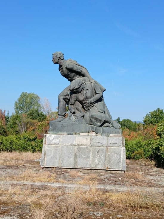 et sa statue