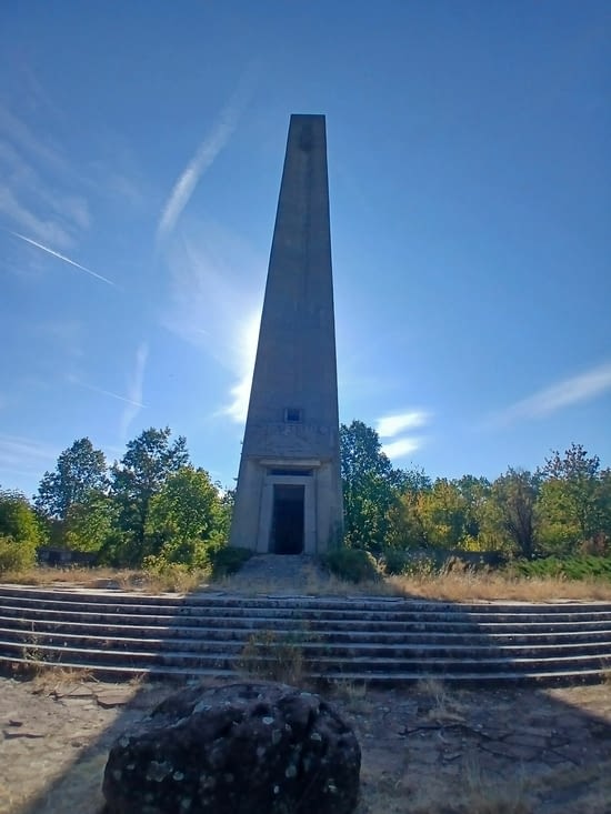 Monument sovietique