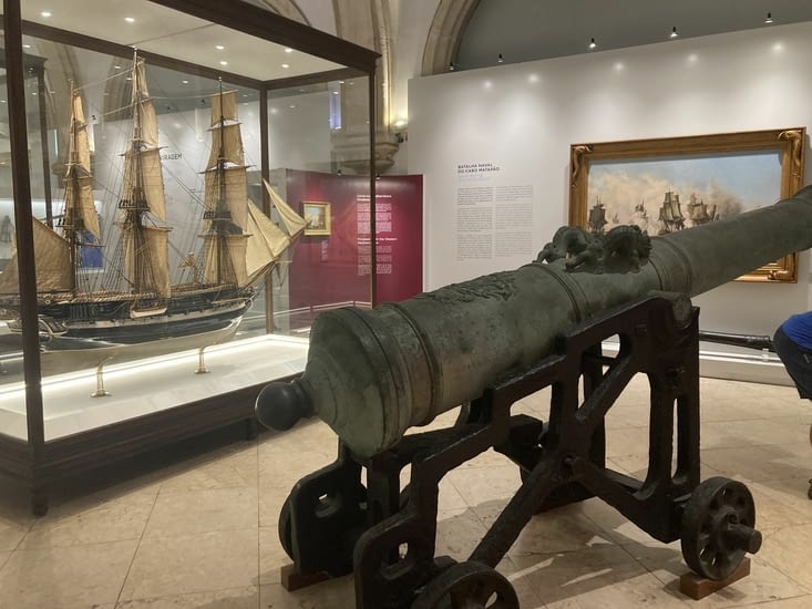 Équipage de 600 personnes sur le bateau