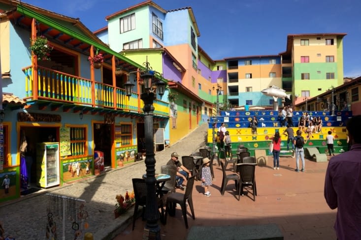 Une des places de Guatapé