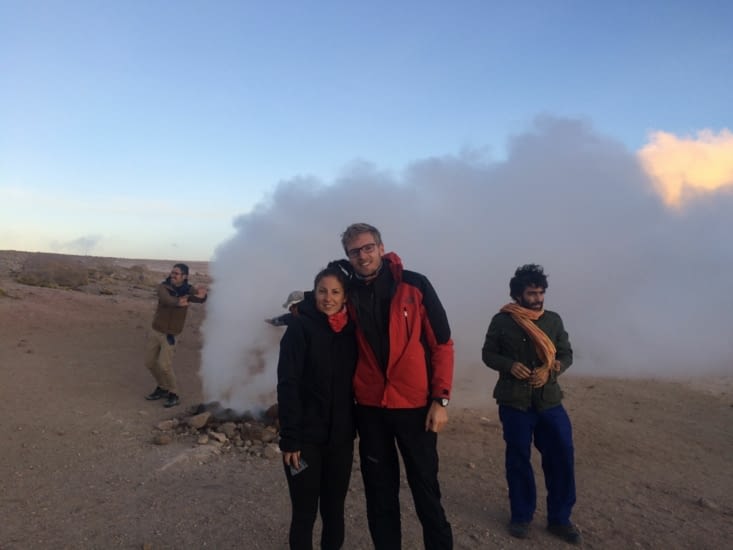 Malgré le bruit, on se réchauffe près de la vapeur