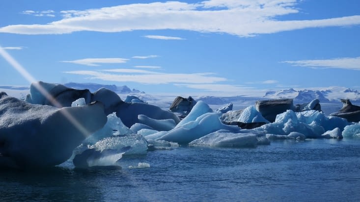 On voit bien ici le bleu des icebergs