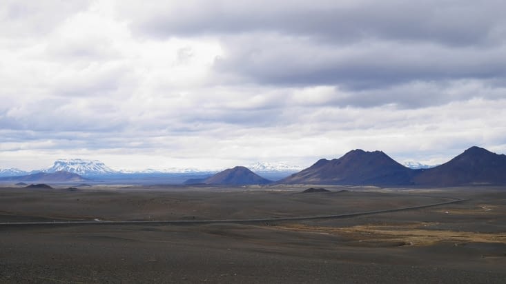Les vastes paysages quasi-désertiques