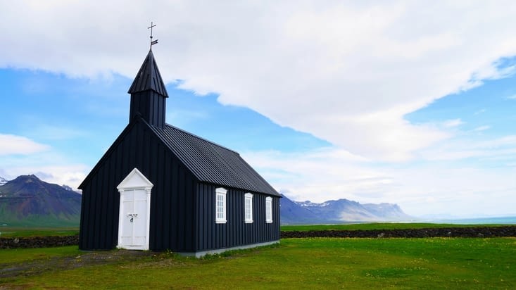 Une très photogénique petite église noire