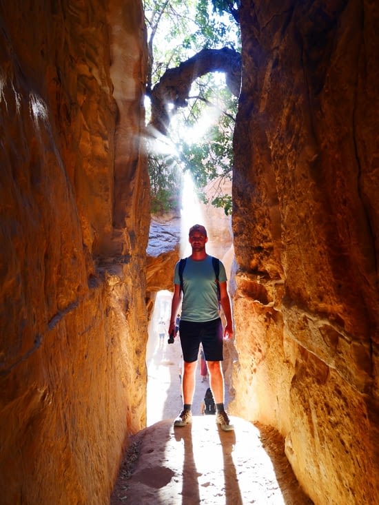 La gorge (Siq) de Little Petra, avec la lumière de fin de journée